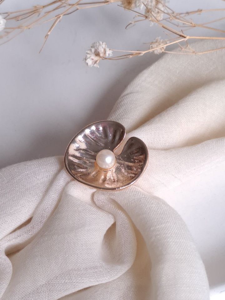 انگشتر فشن زنانه مدل لیلیوم مرواریدی