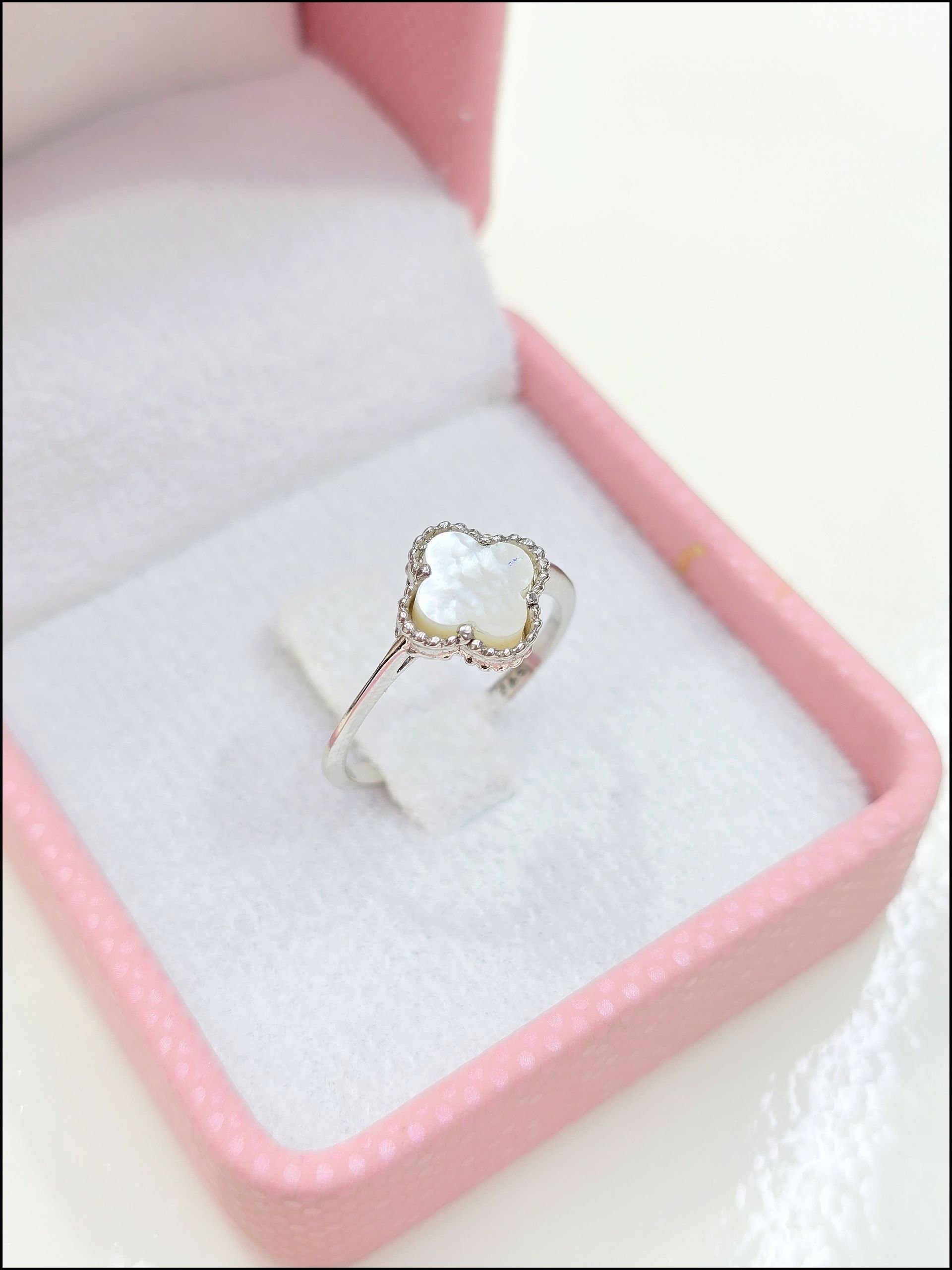 انگشتر ونکلیف نقره با سنگ سفید