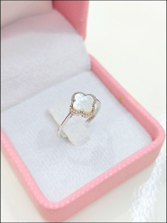 انگشتر ونکلیف نقره با سنگ سفید