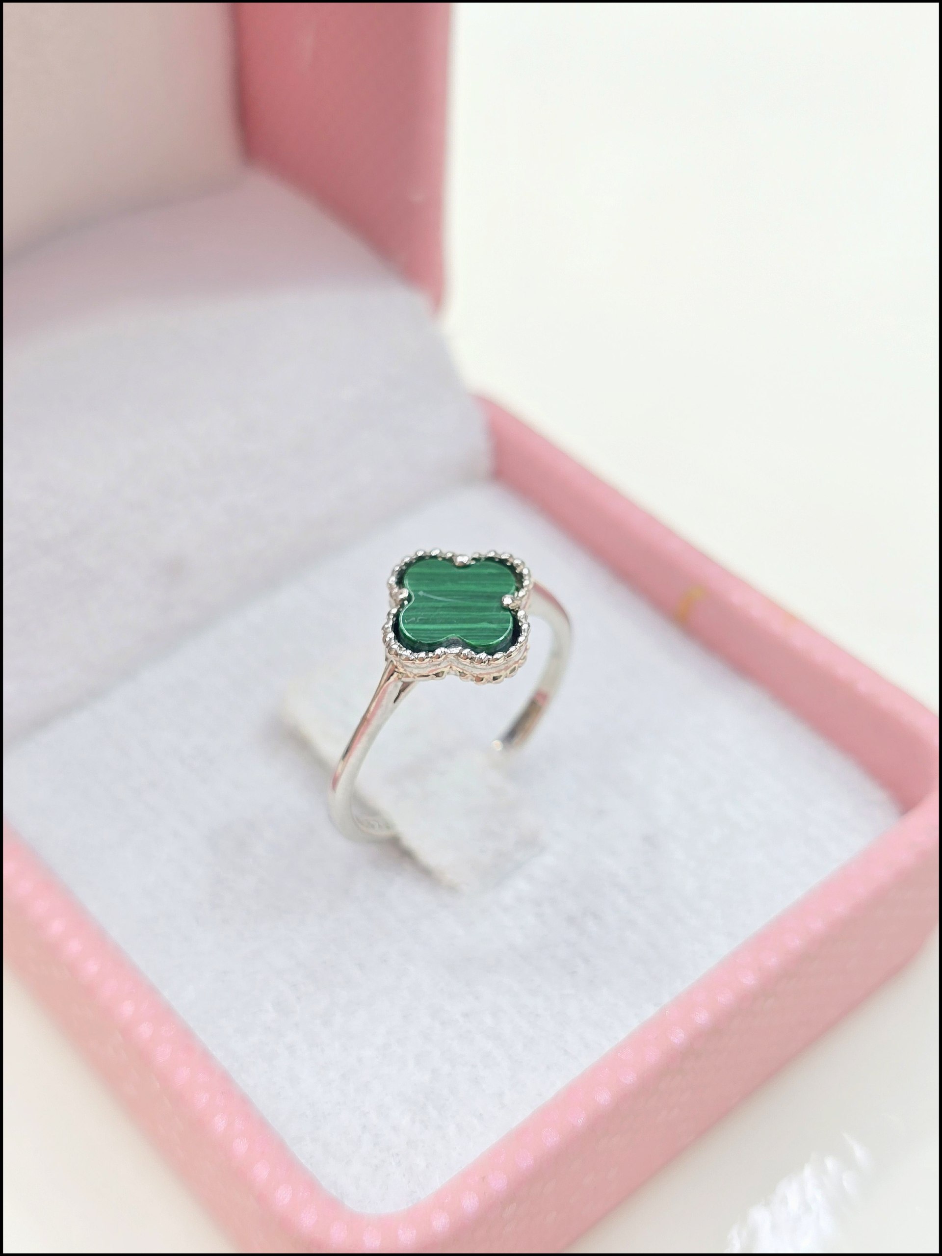 انگشتر ونکلیف نقره با سنگ سبز