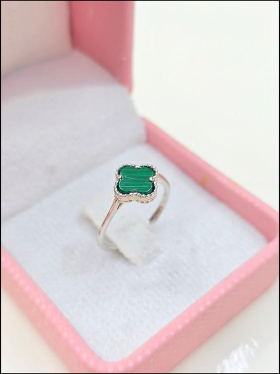 انگشتر ونکلیف نقره با سنگ سبز