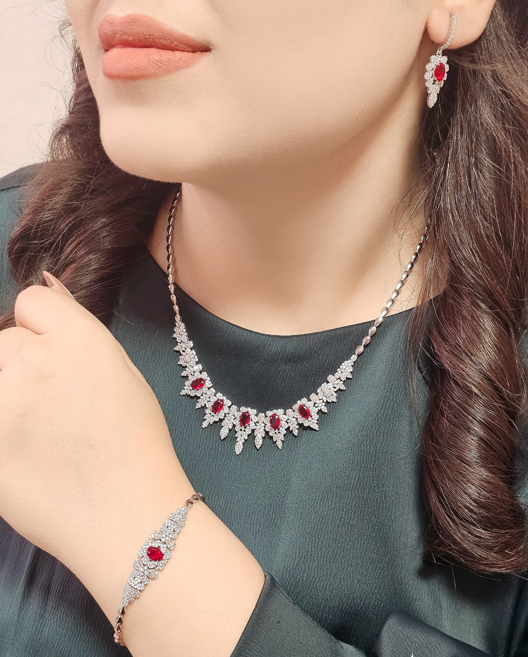 سرویس اعیانی نقره با نگینهای قرمز