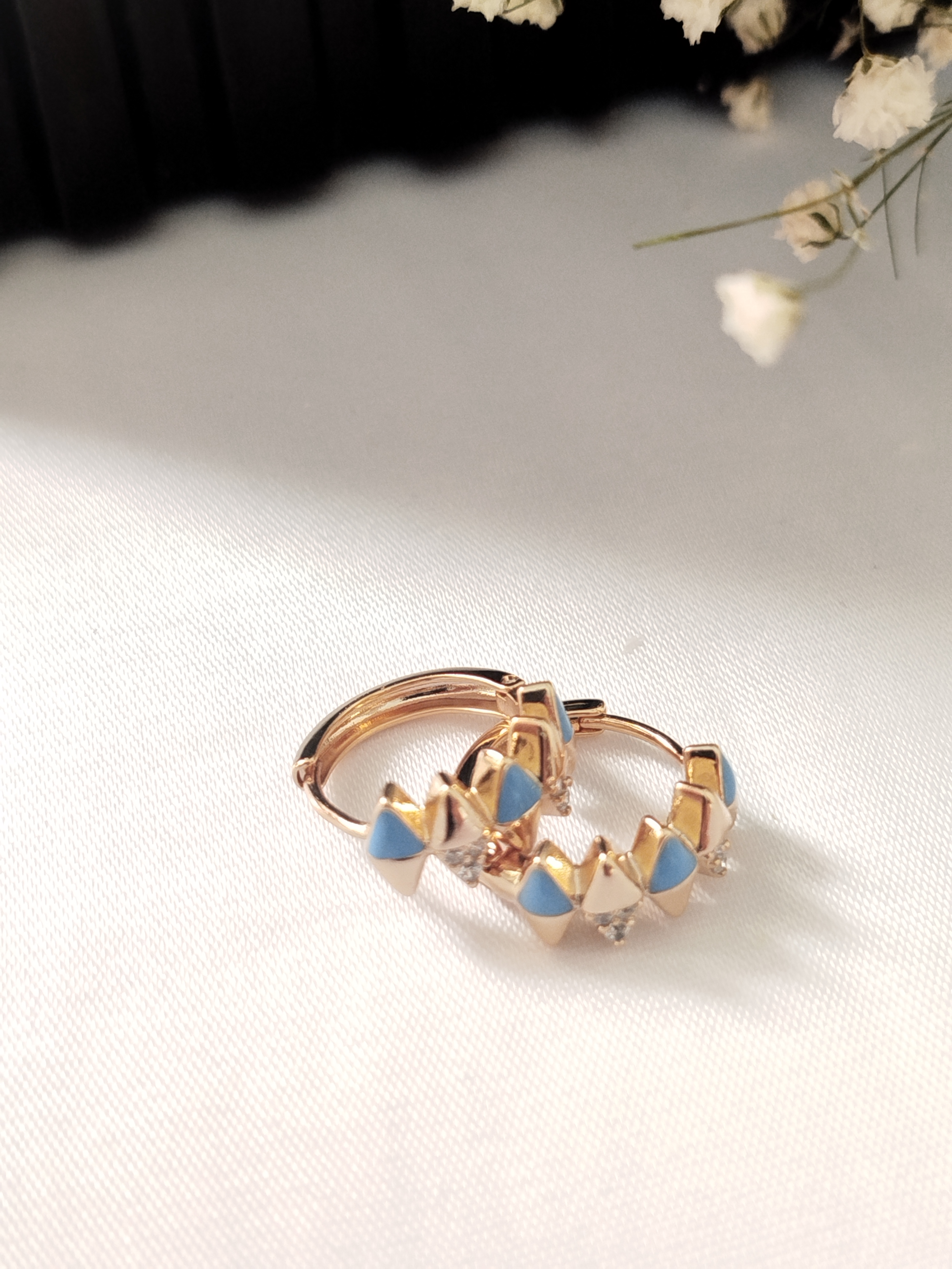 گوشواره حلقه ای ژوپینگ طرح میناکاری آبی کدG1X3