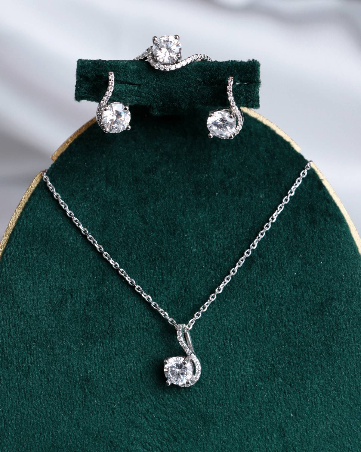 نیمست نقره جواهری زنانه مدل تک نگین 