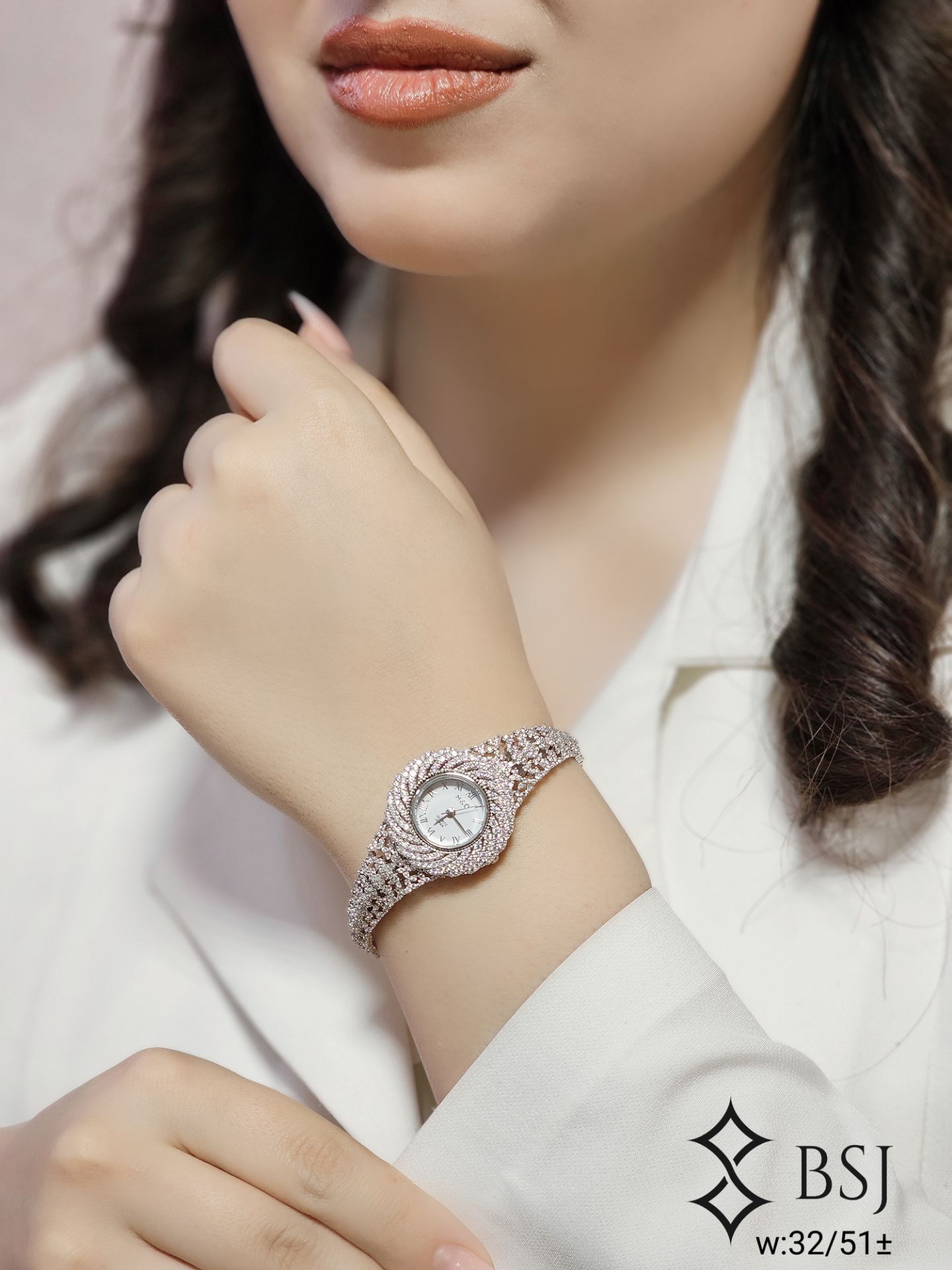 ساعت نقره  زنانه مدل جواهری برند H&D کدW10 